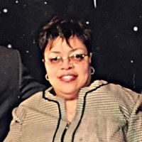 Beverly Mitchell Photo 32
