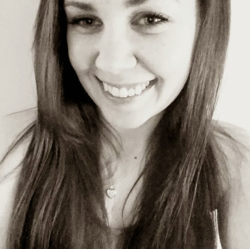 Laura Hart Photo 8