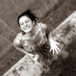Sarah Floyd Photo 34