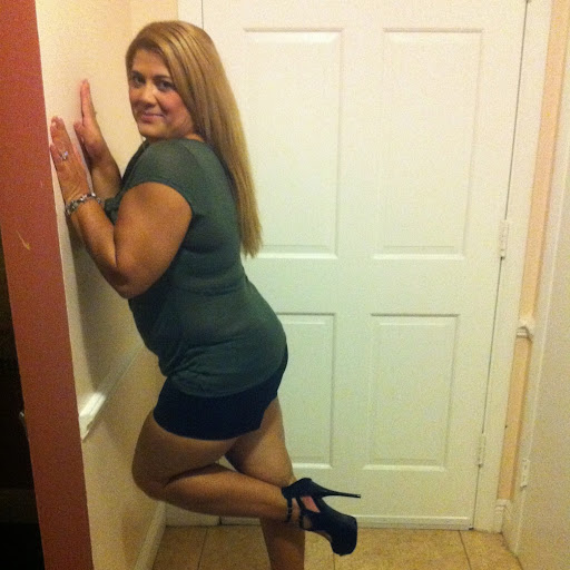 Carmen Gonzalez Photo 31