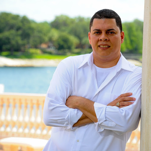 Hector Gonzalez Photo 42