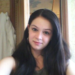 Aimee Hughes Photo 15