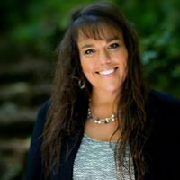 Kimberly Adams Photo 30