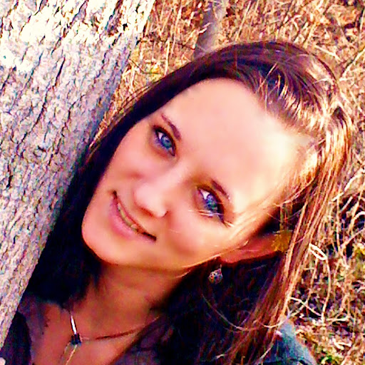 April Hathaway Photo 26