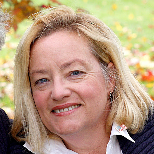 Michele Arnett Photo 19