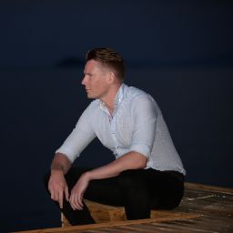 Anthony Gray Photo 8