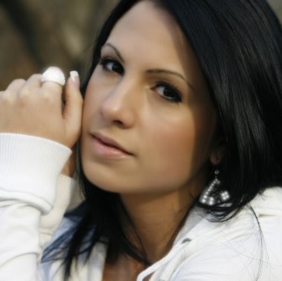 Kerri Brown Photo 9