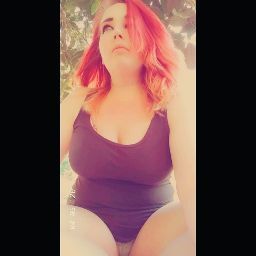 Elizabeth Larson Photo 28