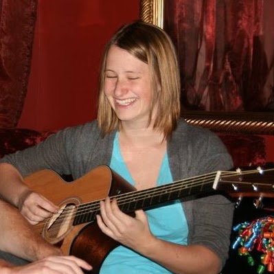 Sarah Woodward Photo 31
