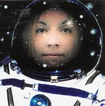 Laurie Garner Photo 36