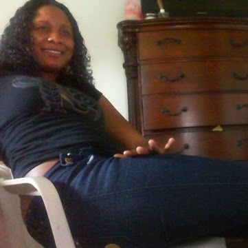 Julie Charles Photo 5