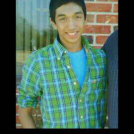 Robert Gutierrez Photo 35