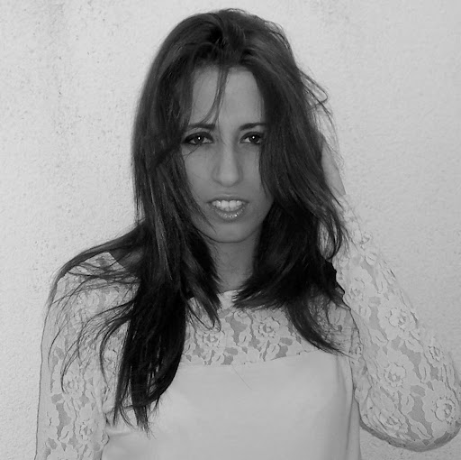 Sandra Mora Photo 4