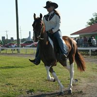 Leah Carver Photo 9