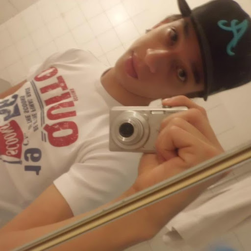 Christian Castillo Photo 37
