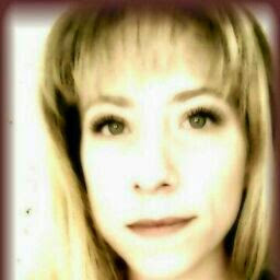 Paula Fischer Photo 17
