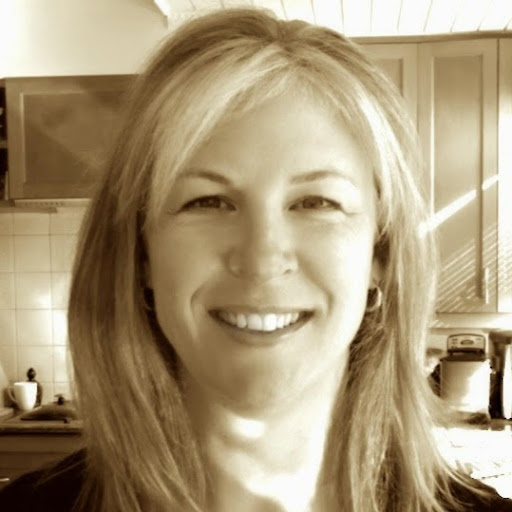 Amanda Nicholson Photo 28