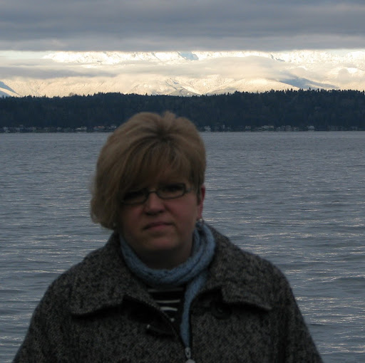 Jennifer Hahn Photo 24