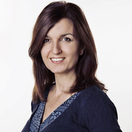 Julia Holland Photo 19