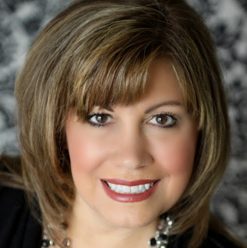Julie Ahearn Photo 27