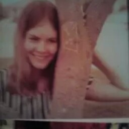 Cindy Higgins Photo 33