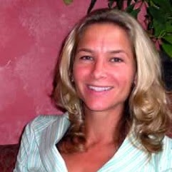 Jenifer Thomas Photo 36