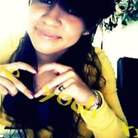Michelle Salas Photo 17