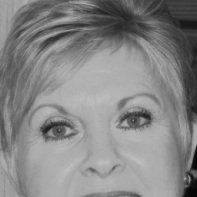 Anna Mills Photo 16