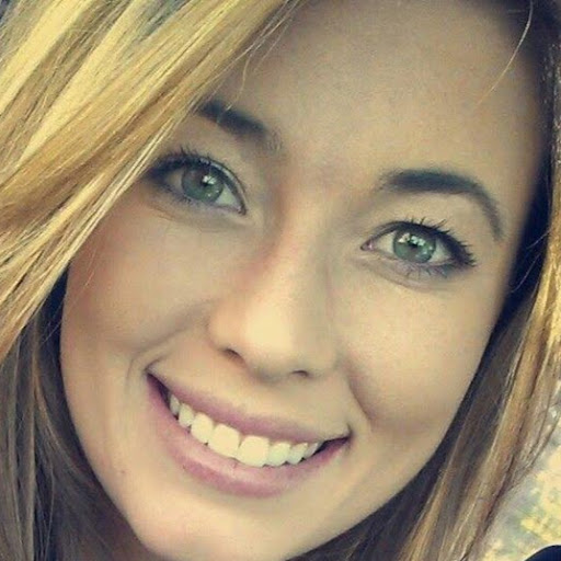 Hannah Lowe Photo 7
