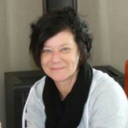 Debbie Barton Photo 39