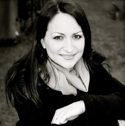 Nicole Long Photo 31