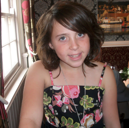 Connie Cartwright Photo 17