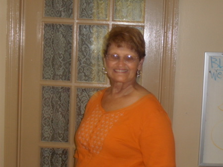 Carolyn Reynolds Photo 13