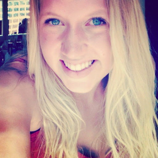 Julia Graham Photo 48