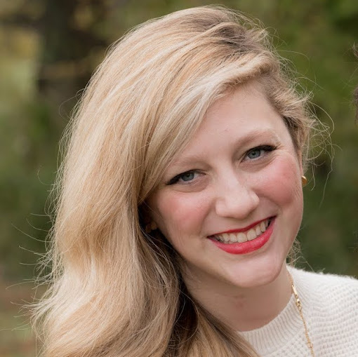 Allison Winter Photo 15