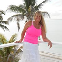 Tina Nichols Photo 25