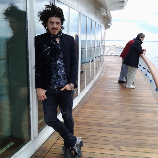 Jonathan Gomez Photo 26