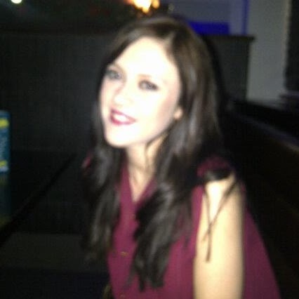 Lindsay Holmes Photo 14