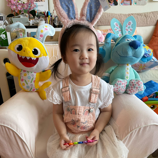 Caroline Hwang Photo 15