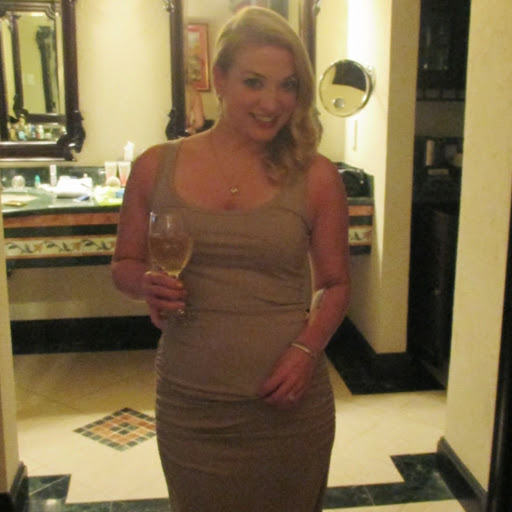Jennifer Kinney Photo 10