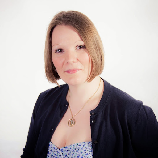 Amanda Sharpe Photo 37