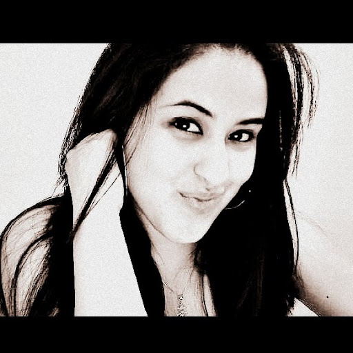 Diane Torres Photo 15