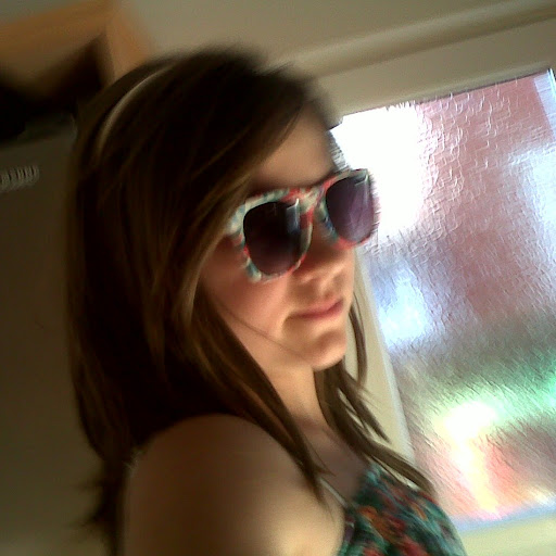 Emily Logue Photo 18