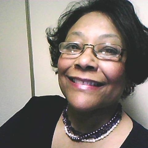 Diana Bennett Photo 47
