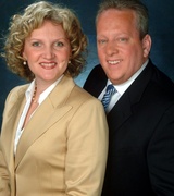 Kelly Hartnett Photo 8