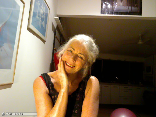 Julie Crow Photo 17