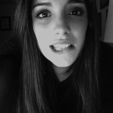 Helena Fernandez Photo 8