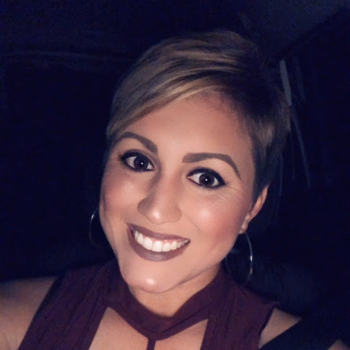 Alyssa Gonzalez Photo 36