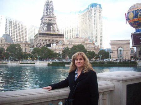 Angela Thompson Photo 25