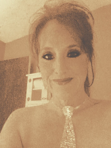 Michelle Rowe Photo 42